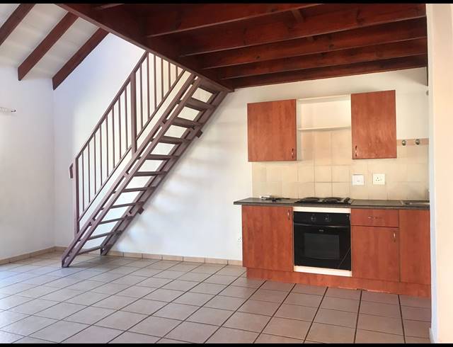 2 BEDROOM TOWNHOUSE FOR SALE IN ANNLIN